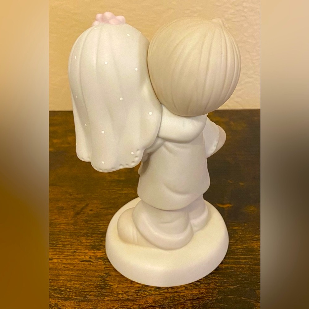 1983 Precious Moments Figurine. - Picture 5 of 11